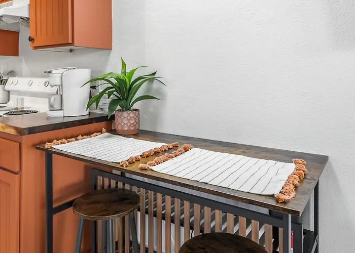 Cozy Casita For Two Near 4th Ave & Uofa Apartment